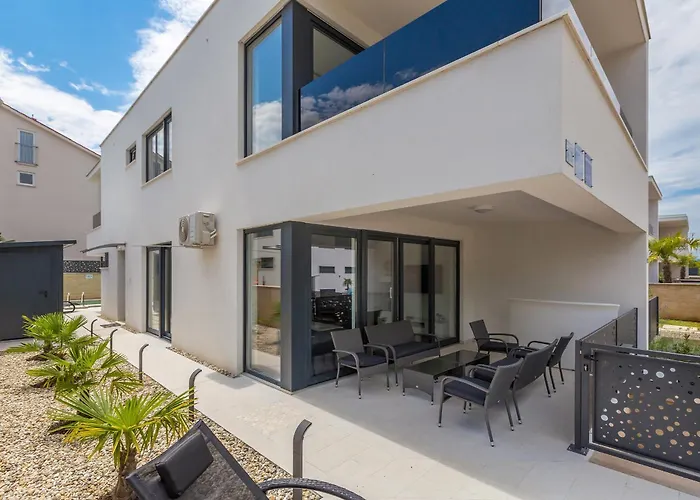 Modern Holiday House Jasminka
