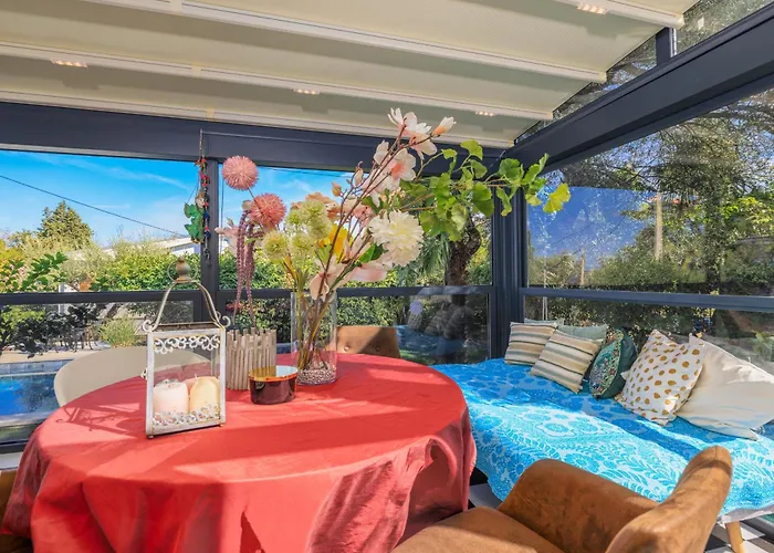 Jacaranda Cottage