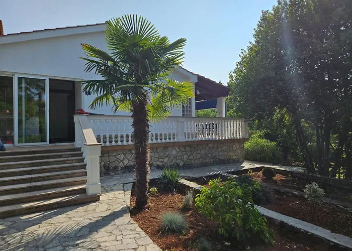 House Bianca With Garden